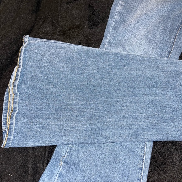 Jeans - Picture 2 of 3